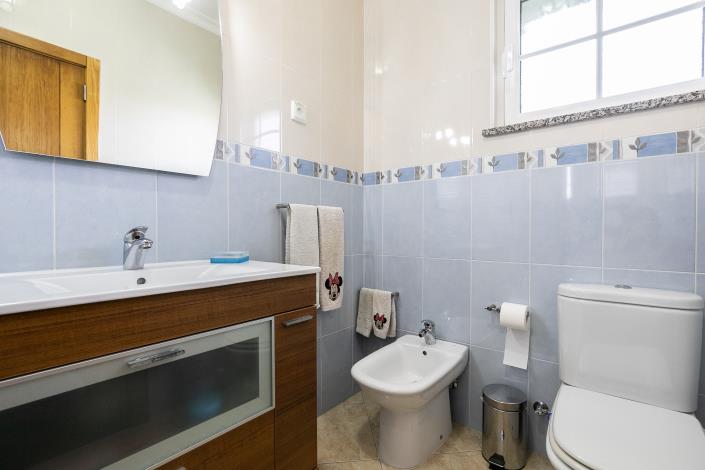 Image No.28-4 Bed Villa / Detached for sale