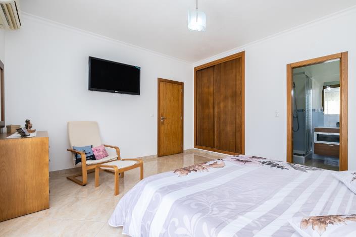 Image No.31-4 Bed Villa / Detached for sale