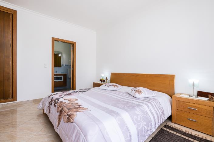 Image No.33-4 Bed Villa / Detached for sale