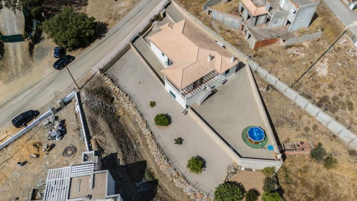 Image No.37-4 Bed Villa / Detached for sale