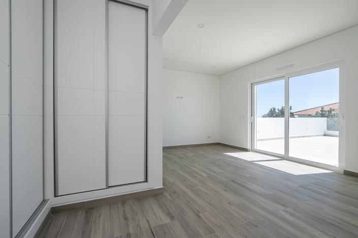 Image No.19-4 Bed Villa / Detached for sale