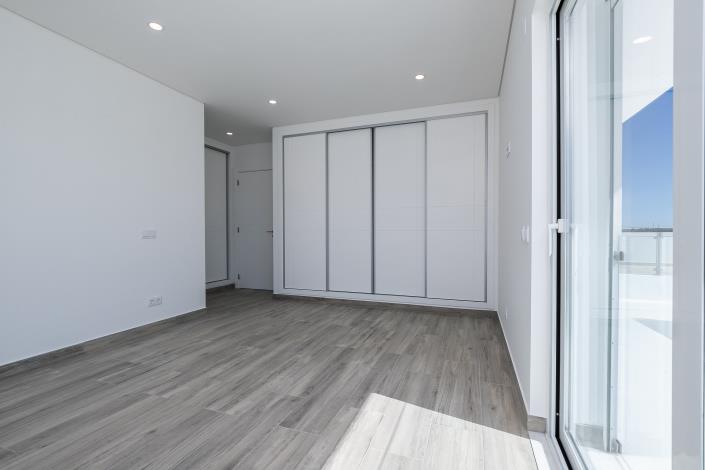 Image No.24-4 Bed Villa / Detached for sale