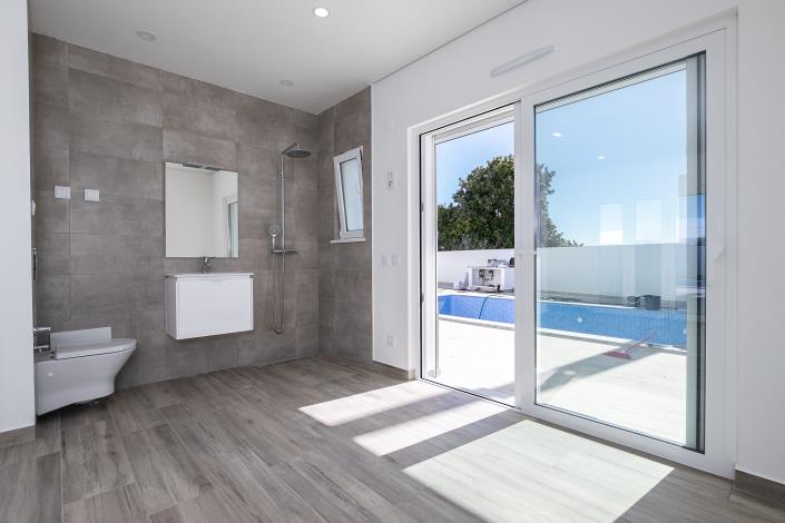 Image No.39-4 Bed Villa / Detached for sale