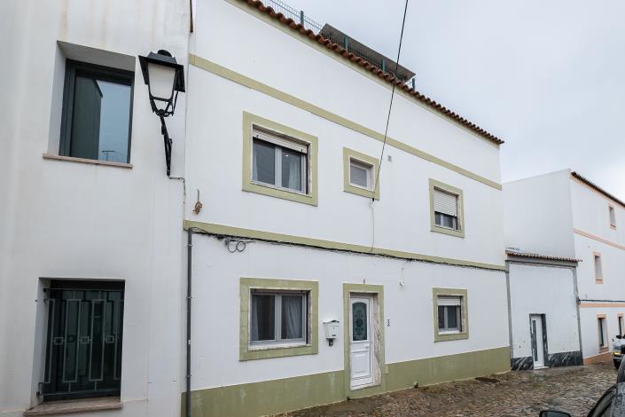 Image No.22-2 Bed Townhouse for sale