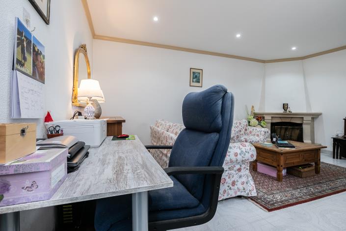 Image No.9-2 Bed Townhouse for sale