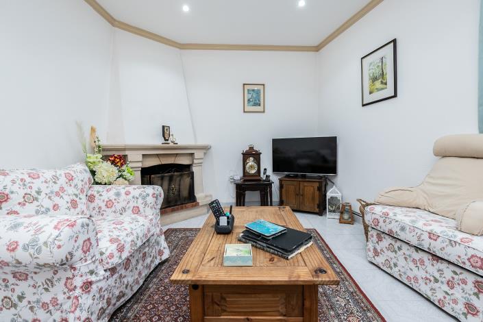 Image No.11-2 Bed Townhouse for sale