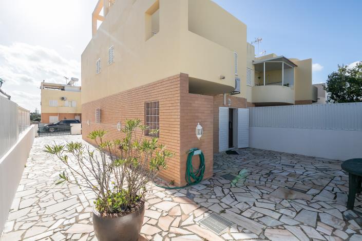 Image No.12-3 Bed Semi-Detached for sale