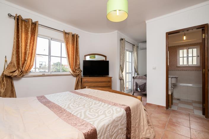 Image No.21-3 Bed Semi-Detached for sale