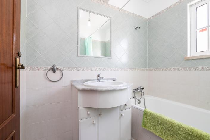 Image No.26-3 Bed Semi-Detached for sale