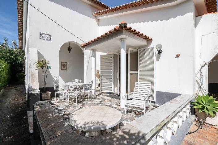 Image No.1-3 Bed Villa / Detached for sale