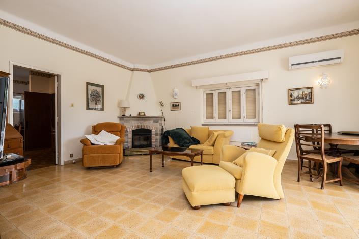 Image No.11-3 Bed Villa / Detached for sale