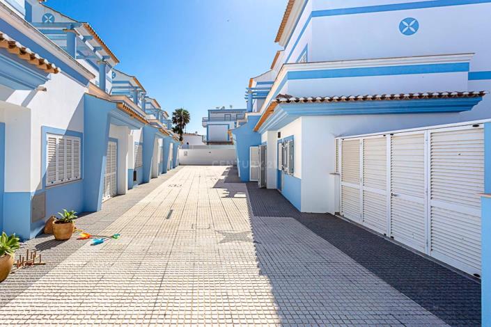 Image No.20-3 Bed Semi-Detached for sale