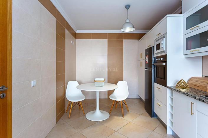 Image No.9-3 Bed Semi-Detached for sale