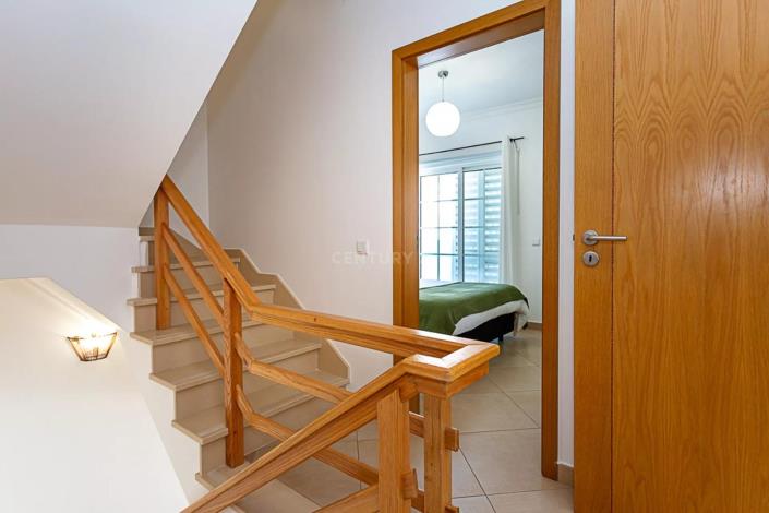 Image No.16-3 Bed Semi-Detached for sale