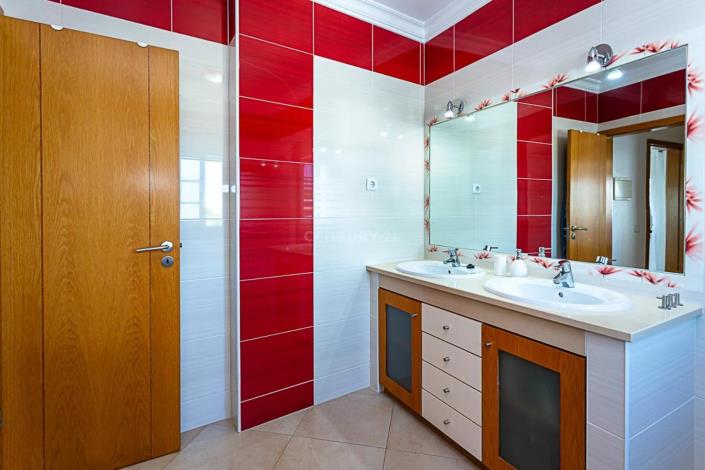 Image No.13-3 Bed Semi-Detached for sale