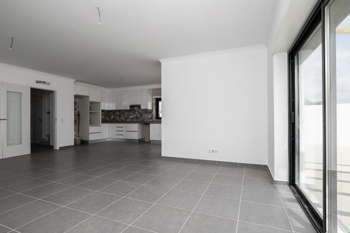 Image No.4-4 Bed Semi-Detached for sale