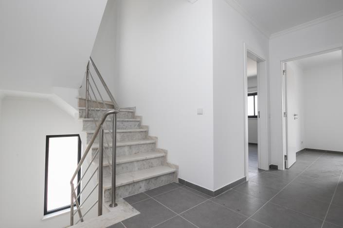 Image No.7-4 Bed Semi-Detached for sale