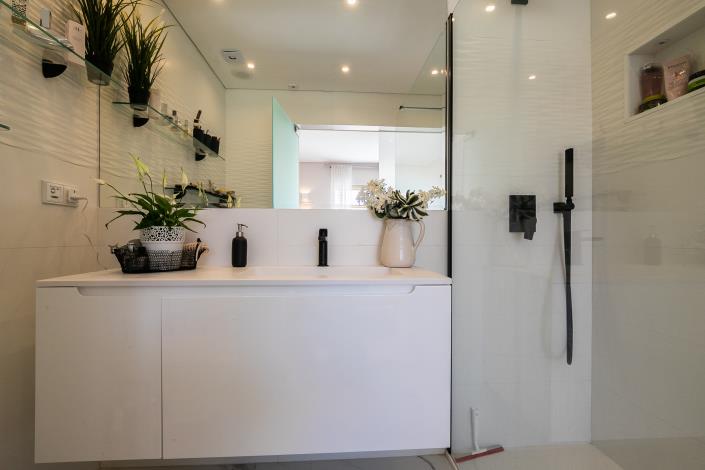 Image No.28-3 Bed Semi-Detached for sale