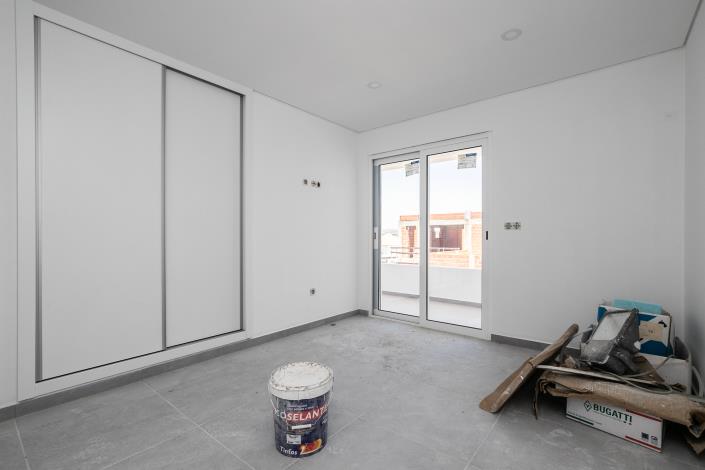 Image No.13-3 Bed Townhouse for sale