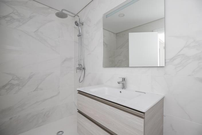 Image No.18-3 Bed Townhouse for sale