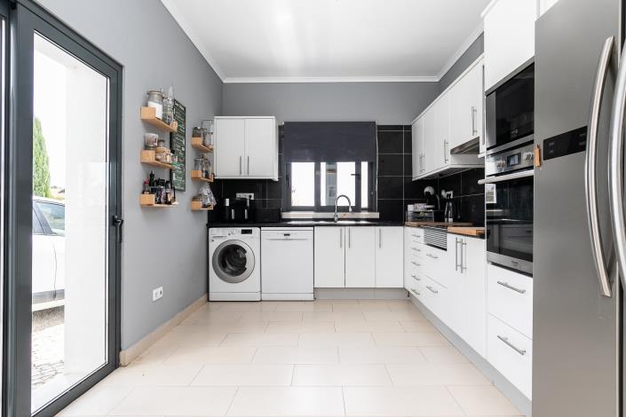 Image No.23-3 Bed Villa / Detached for sale