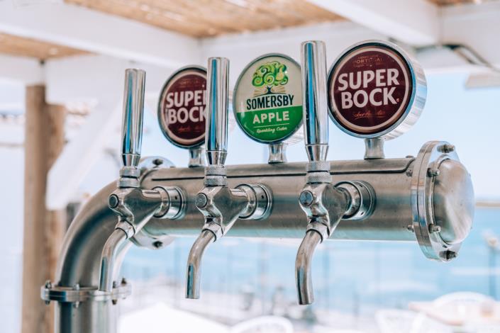 Image No.5-Bar for sale