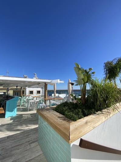 Image No.17-Bar for sale