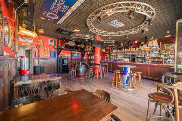 Image No.26-Bar for sale