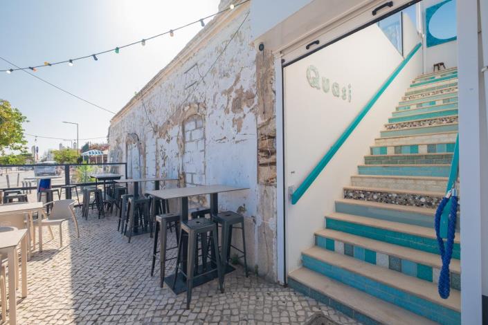 Image No.23-Bar for sale