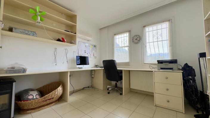 Image No.29-5 Bed Villa / Detached for sale