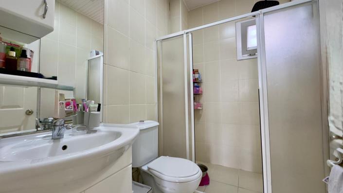 Image No.37-5 Bed Villa / Detached for sale