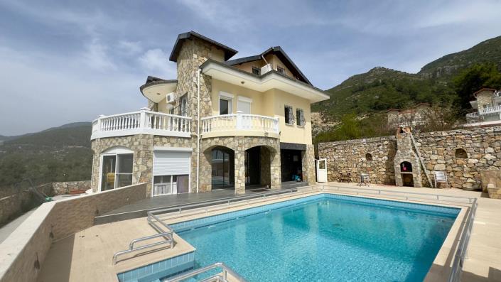 Image No.1-5 Bed Villa / Detached for sale
