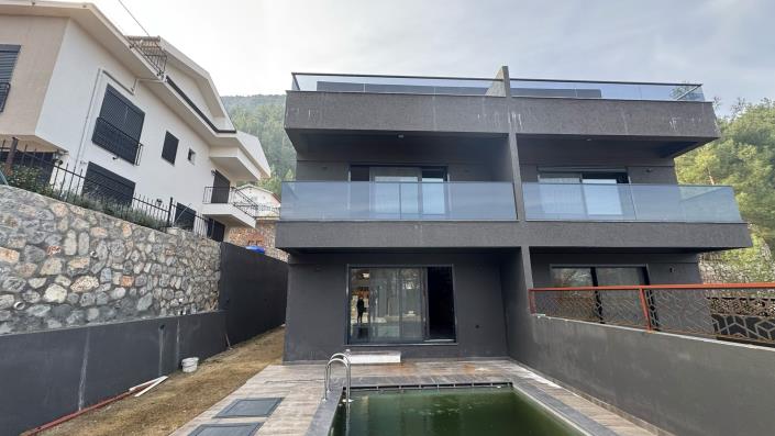 Image No.1-3 Bed Villa for sale