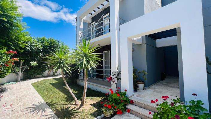 Image No.8-3 Bed Duplex for sale