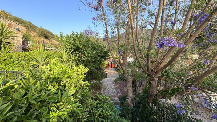 Image No.10-6 Bed Villa / Detached for sale