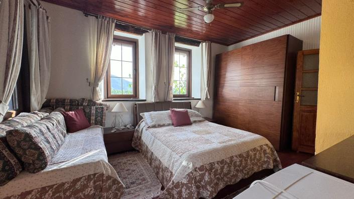 Image No.41-6 Bed Villa / Detached for sale