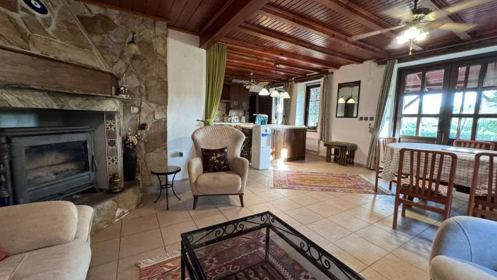 Image No.44-6 Bed Villa / Detached for sale