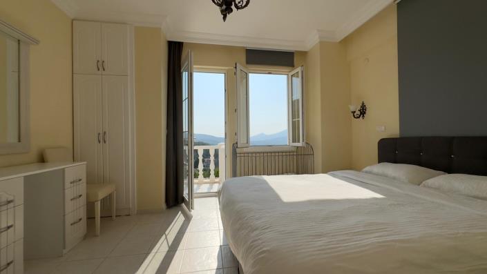 Image No.21-3 Bed Villa / Detached for sale