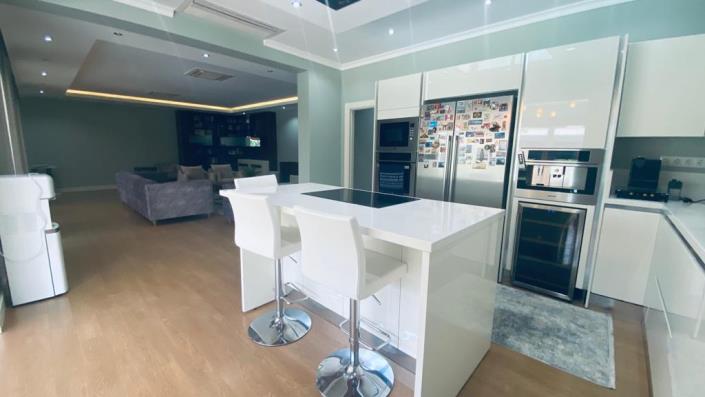 Image No.17-5 Bed Villa for sale