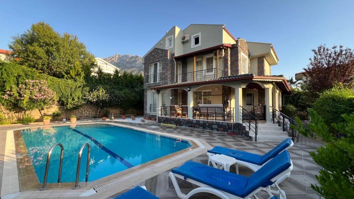 Image No.4-7 Bed Villa / Detached for sale