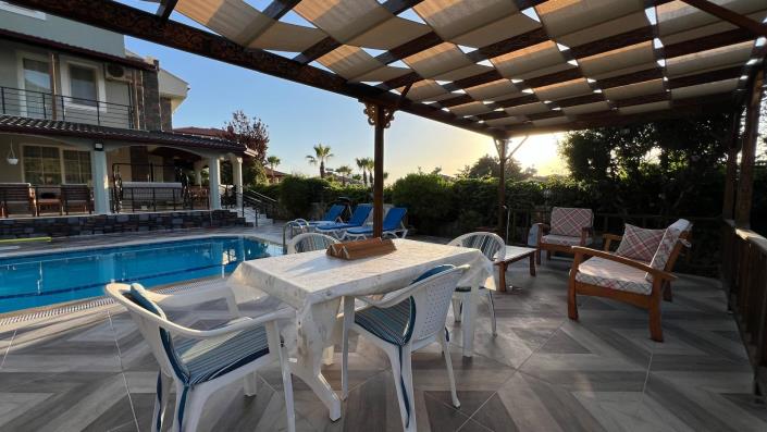 Image No.16-7 Bed Villa / Detached for sale