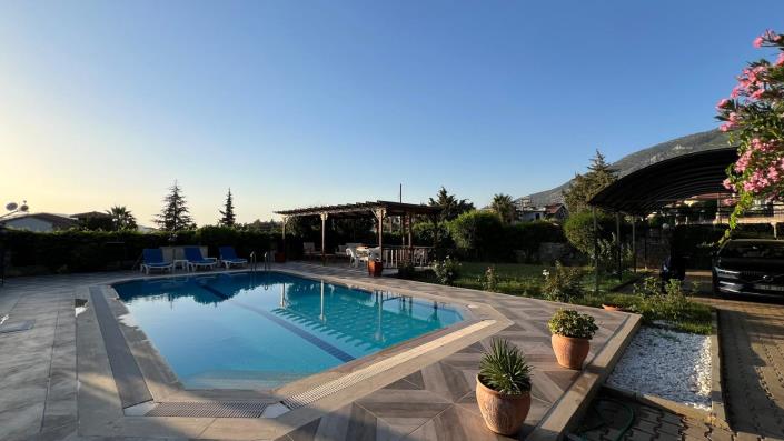 Image No.11-7 Bed Villa / Detached for sale