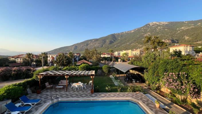 Image No.12-7 Bed Villa / Detached for sale