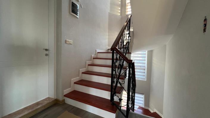 Image No.37-7 Bed Villa / Detached for sale