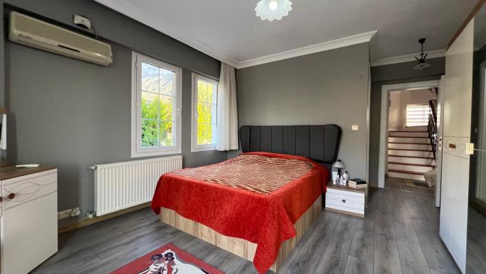 Image No.41-7 Bed Villa / Detached for sale