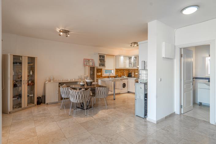 Image No.12-3 Bed Villa for sale