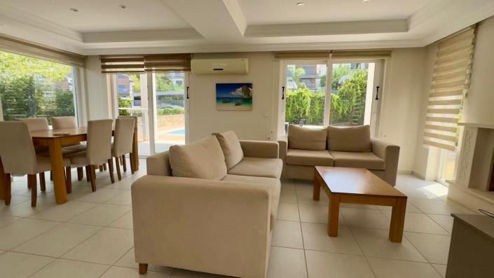 Image No.8-3 Bed Villa / Detached for sale