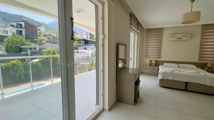 Image No.23-3 Bed Villa / Detached for sale