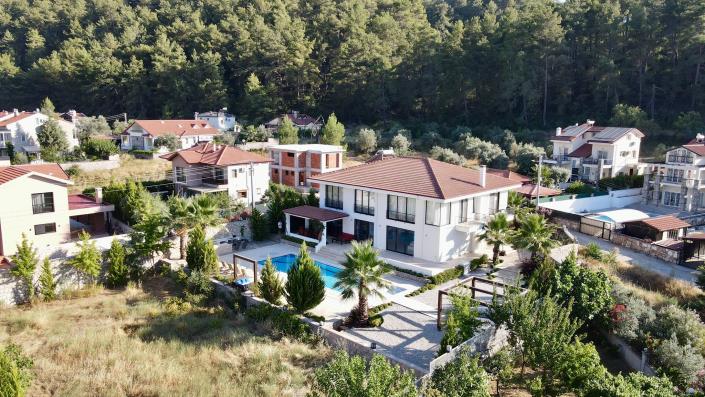 Image No.2-5 Bed Villa / Detached for sale