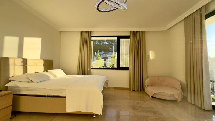 Image No.24-5 Bed Villa / Detached for sale